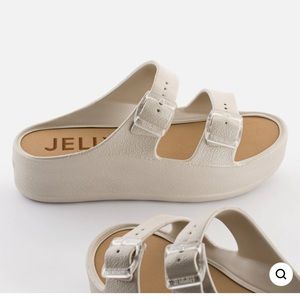 Lemon Jelly Sandal style is FENIX WARM GREY